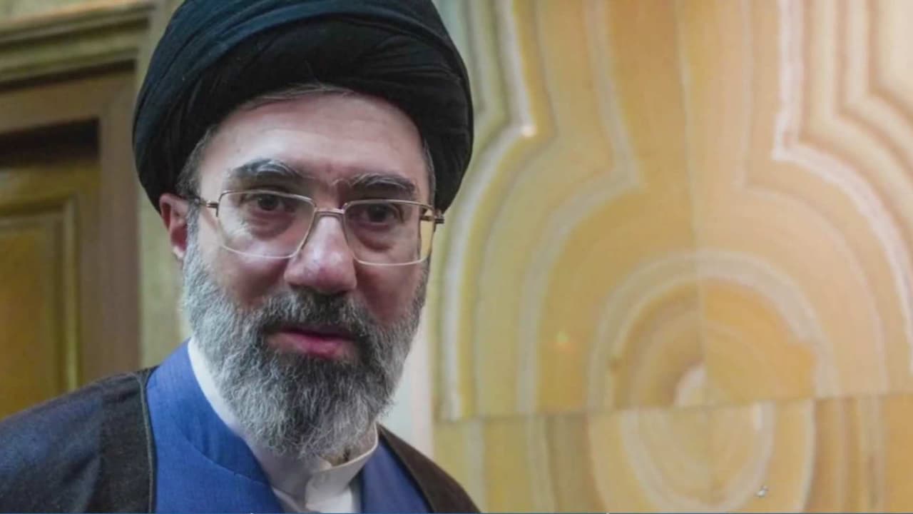 Reportan que Mojtaba Jameneí enfrenta problemas de salud y le han hecho cirugías en una pierna