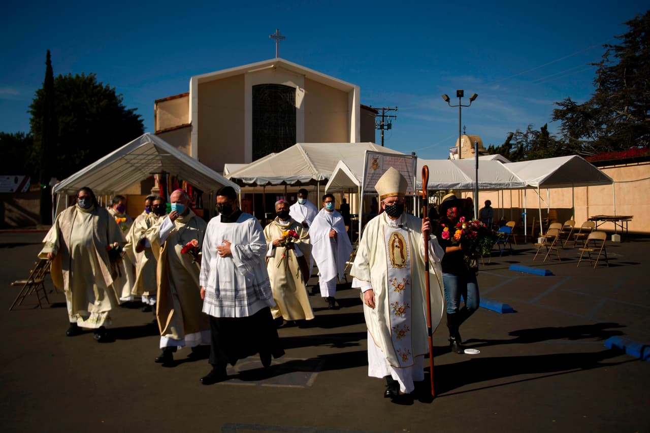 Esta procesión se estableció en 1931 por católicos mexicanos que huyeron de la persecución del gobierno mexicano durante la Guerra Cristera, según la publicación de la revista católica Angelus.