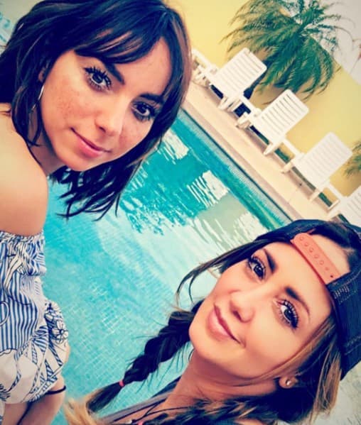 "Mi hermosa pequitas!!! Te amo Nat!!", es el texto que acompaña esta imagen que compartió Andrea Legarreta.