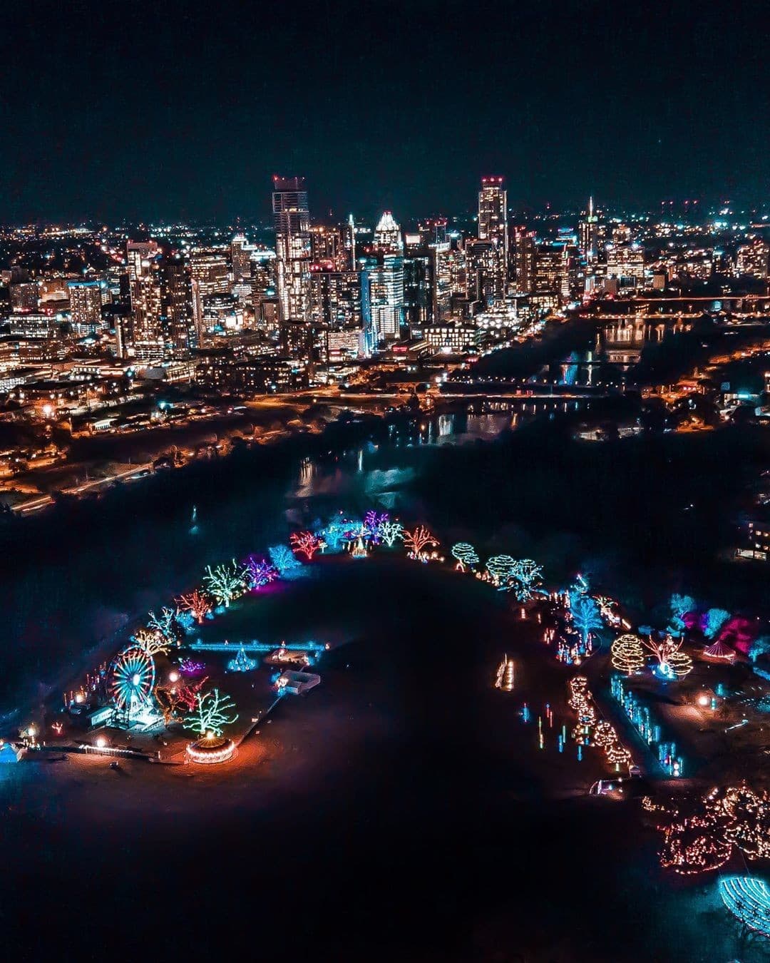 Austin Trail of Lights está del 8 al 23 de diciembre en el Zilker Park, ubicado en 2100 Barton Springs Rd en el centro de la capital texana.