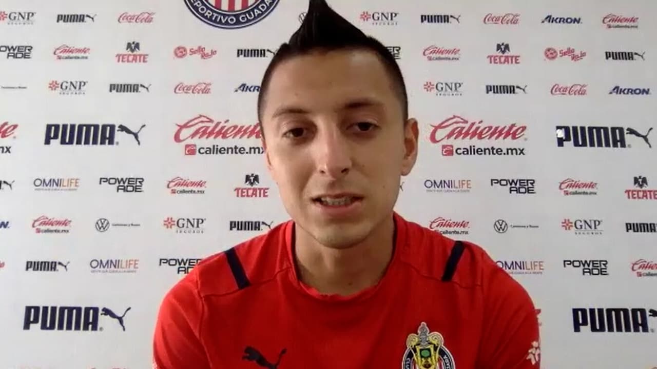 Alvarado amenaza sobre Chivas: "Fuerte candidato a pelear el título"