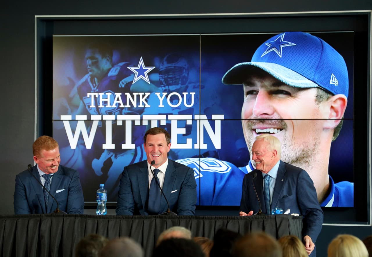 Jason Witten anunció su retiro en conferencia de prensa junto al dueño de los Cowboys, Jerry Jones y el coach Jason Garrett.