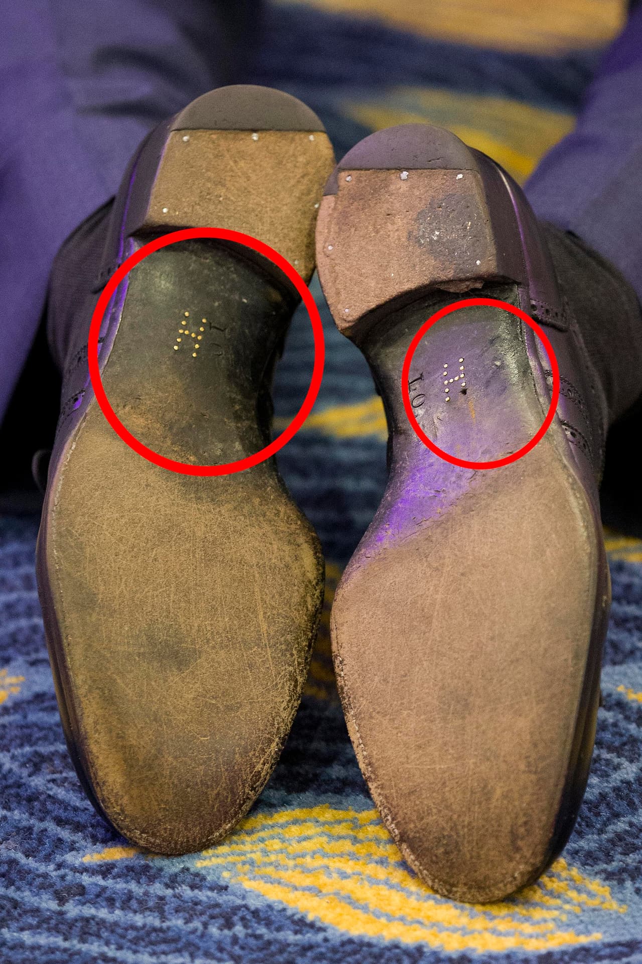 ¿Será para que no se los quite su hermano?