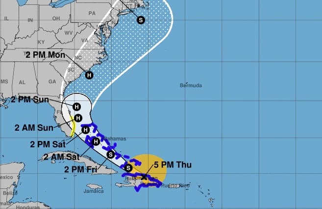 Huracán Isaías podría fortalecerse mientras continúa su trayectoria rumbo a Florida y las Bahamas