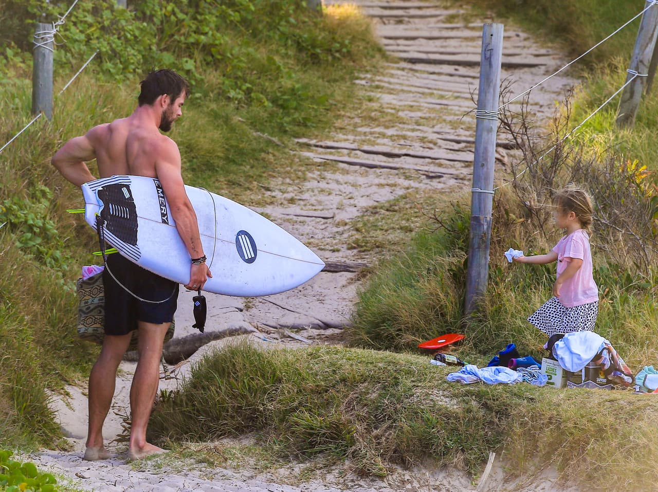 Chris es un padre muy cariñoso.