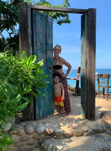 La protagonista de 
<b><a href="https://www.univision.com/shows/tenias-que-ser-tu" target="_blank">Tenías que ser tú</a></b> lleva un 
<b>nuevo estilo de vida</b> al nivel del mar.