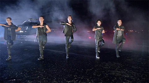 Saca tus dancing shoes and get on the dance floor. ¿No sabes bailar? No problem! Te dejamos estos pasos para que seas la estrella de la fiesta.