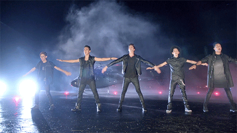 Saca tus dancing shoes and get on the dance floor. ¿No sabes bailar? No problem! Te dejamos estos pasos para que seas la estrella de la fiesta.