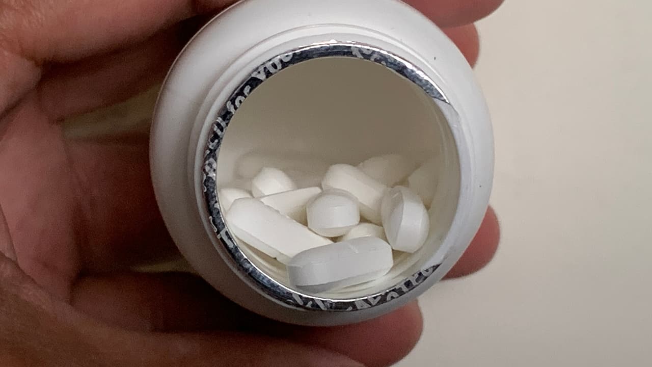 “Muchas personas están usando medicinas sin una buena razón y sin saber sobre los efectos secundarios potenciales que podrían tener”, comentó el especialista.