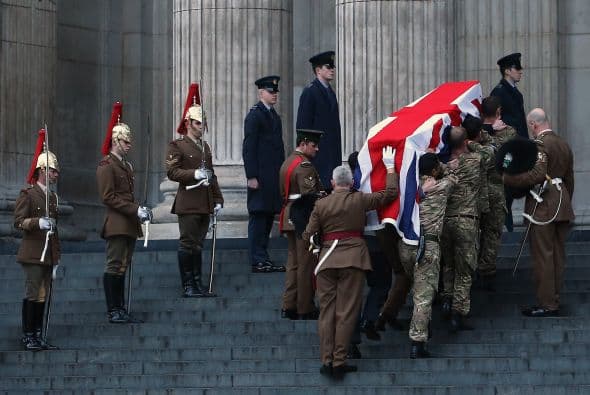 El Reino Unido se prepara para dar el último adiós el miércoles a la exprimera ministra británica Margaret Thatcher, en un funeral con gran pompa y más de dos mil invitados que, como el legado de los 11 años de gobierno de la Dama de Hierro, divide profundamente a la población.