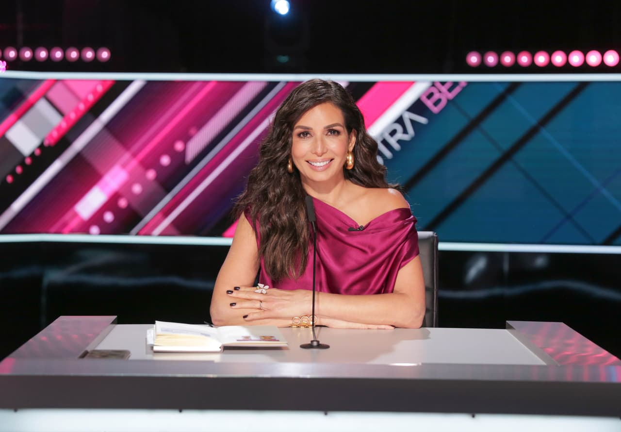 Los encargados de hacerla lucir tan radiante en este primer show fueron la estilista Gaby Rouge y la artista de maquillaje Millie Morales.