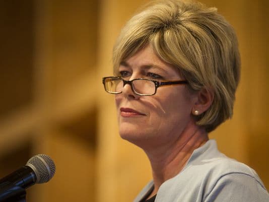 Consejera de Jeb Bush se retira del Partido Republicano por Trump