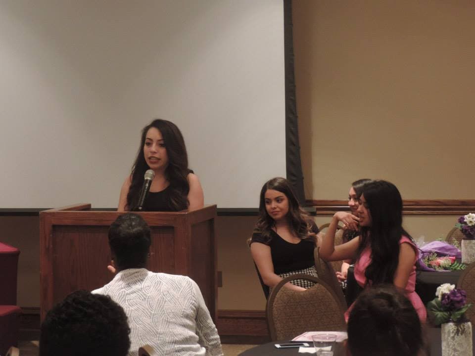 Mendoza dice que supo que quería ser médico cuando estaba en tercer grado.