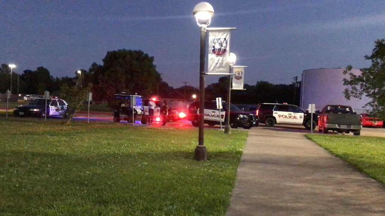 Tres cadetes de policía resultan heridos por una bala que se disparó accidentalmente