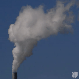 Chimenea de la refinería Phillips 66.