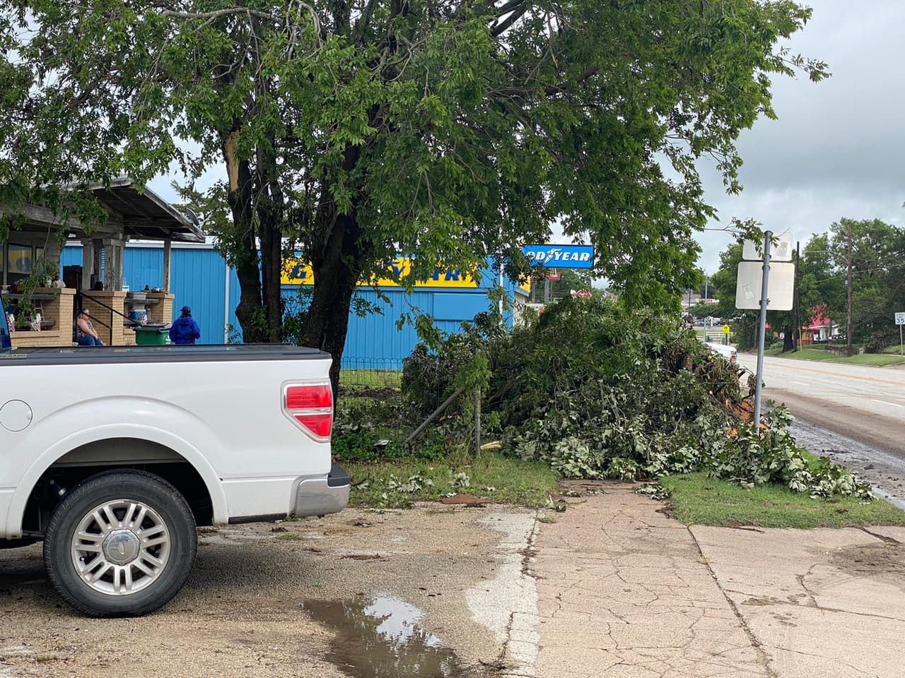 Las que tuvieron menos suerte, como las casas móviles, quedaron convertidas en una pila de madera, hierro y escombros.