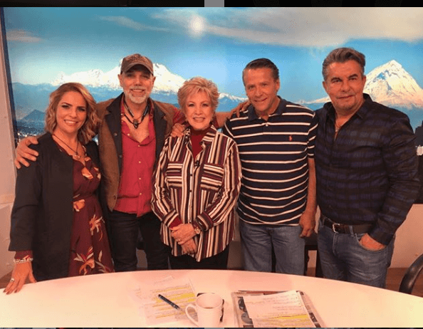 Mientras que en teatro actualmente trabaja en la obra 'Soltero, casado, viudo y divorciado' junto a Alfredo Adame y Ramiro Fumanzoni.