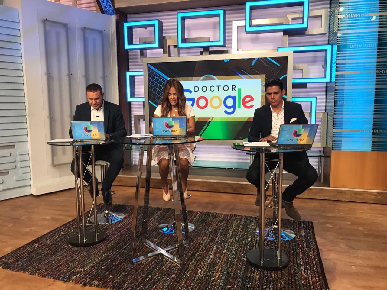 Alan, Karla y Orlando investigaron online ciertos síntomas de enfermedades.