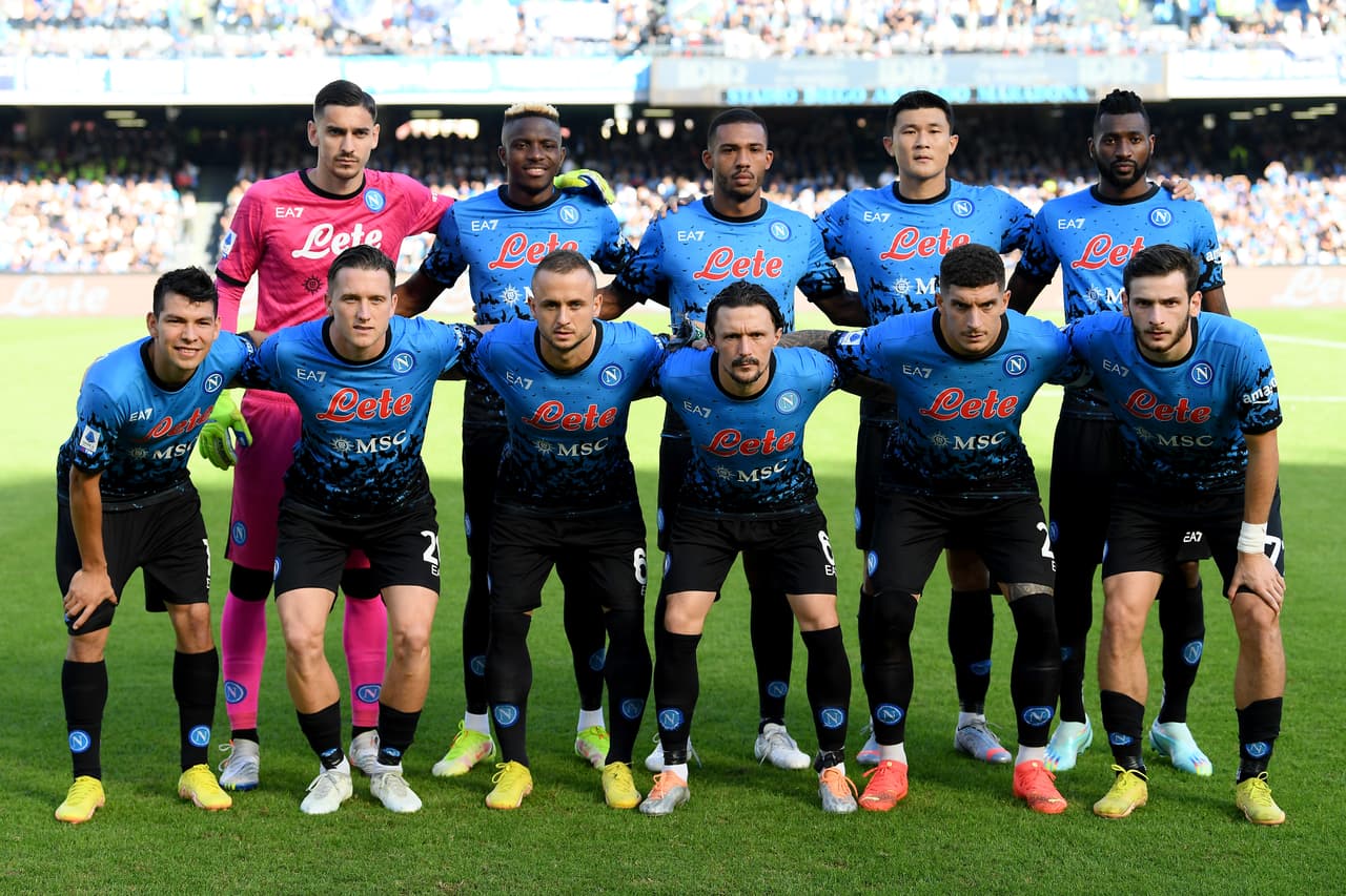 Esta oncena en la que figura el mexicano, Hirving Lozano, fue la que inauguró la esfinge.