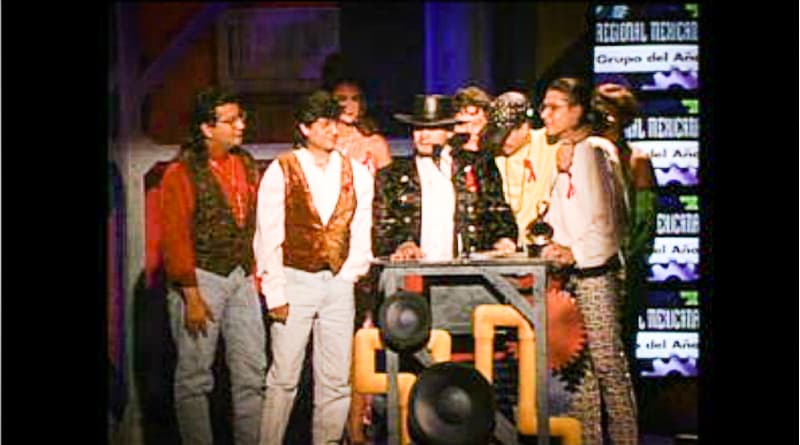 La Mafia recibió el premio a Mejor Canción ('Cómo me duele amor') y al Mejor Grupo Regional Mexicano del Año.