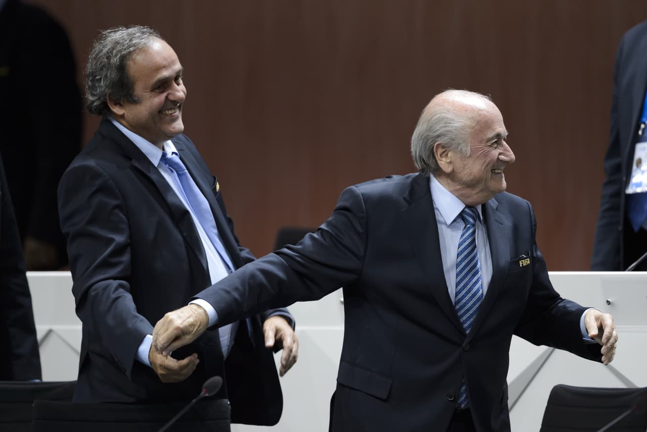 Michel Platini: ''La renuncia de Blatter es una decisión difícil, valiente y correcta''