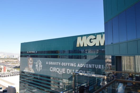 Esta espectacular vista sólo la pueden ver los artistas más exclusivos donde seguro disfrutan de una rica cena con vista a toda la ciudad.