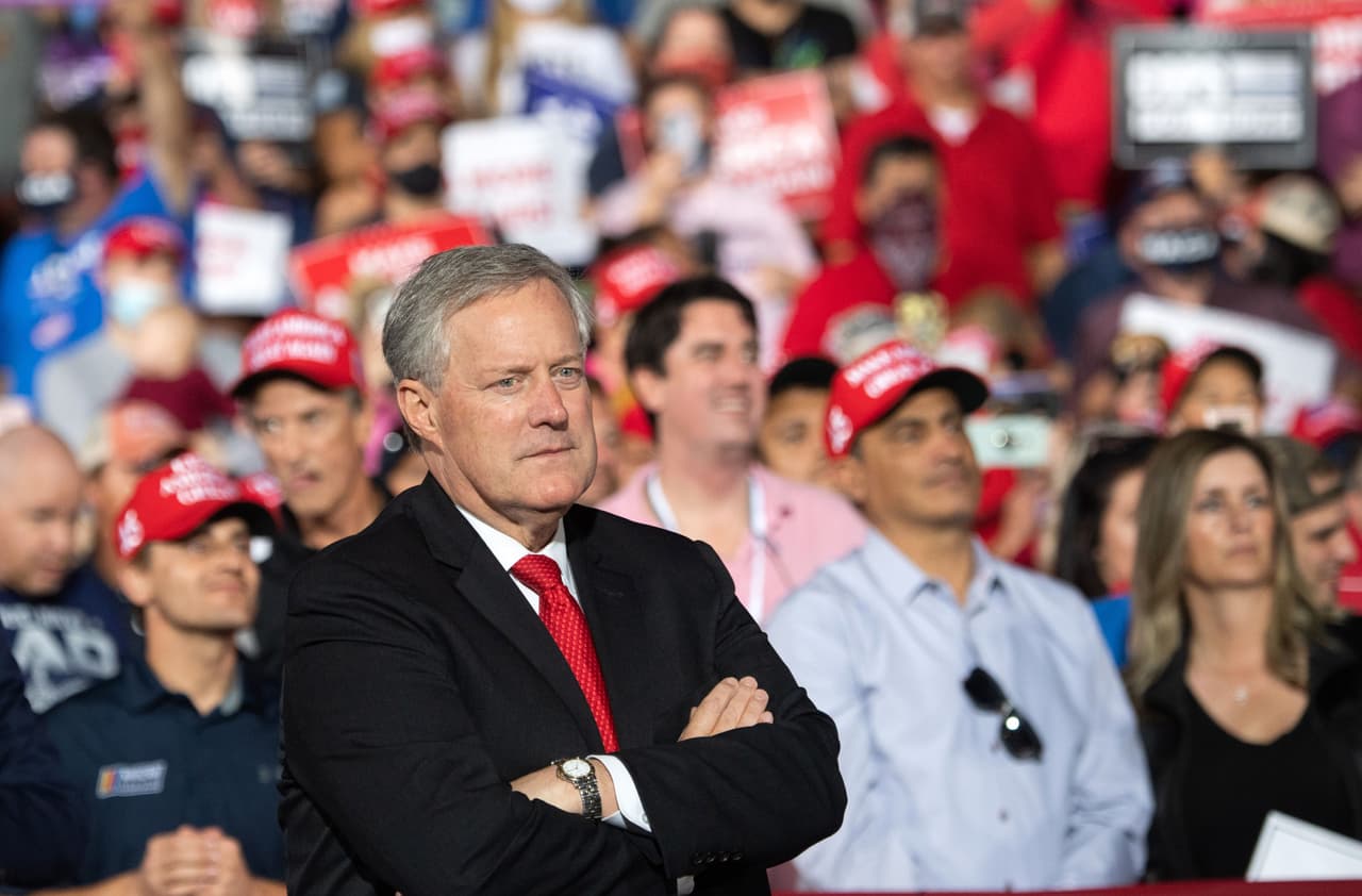 El exmiembro de Carolina del Norte en la Cámara de Representantes, Mark Meadows, participó en el evento. Desde marzo de 2020 se desempeña como jefe de gabinete de la Casa Blanca.