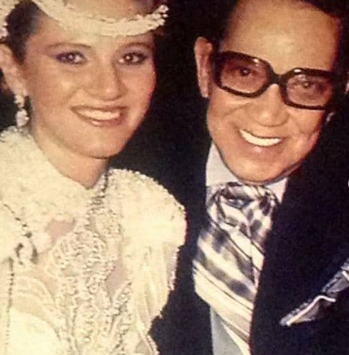 Mario Moreno Ivanova, hijo de 'Cantinflas', se casó por primera vez con Abril del Moral (en la foto junto a su suegro Mario Moreno 'Cantinflas'), con quien tuvo dos hijos: Valentina y Mario Moreno del Moral.