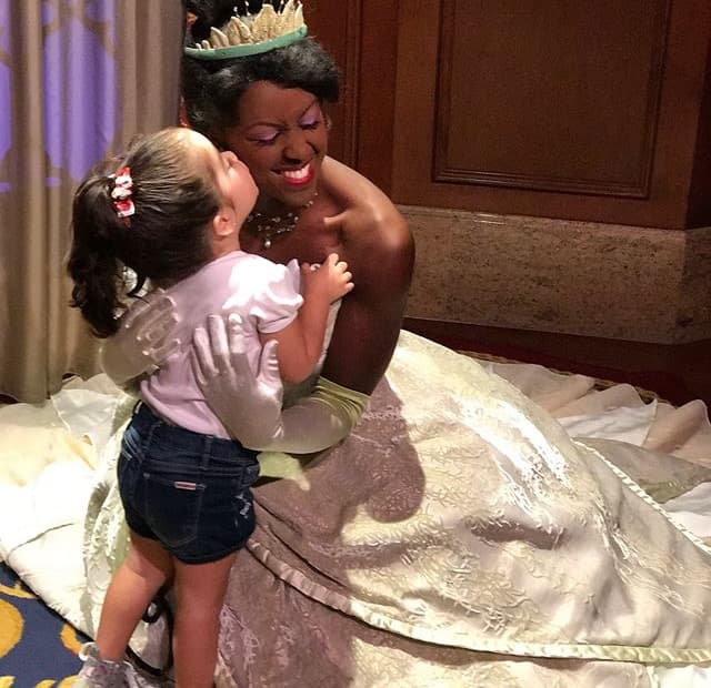 Las princesas del mundo mágico saludaban cariñosamente a Giulietta.