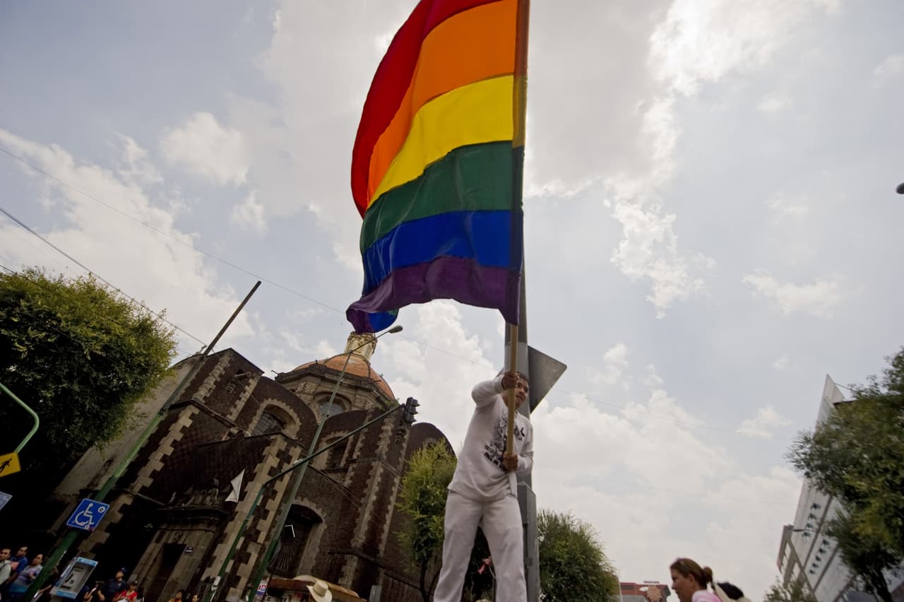 No todos en la Iglesia Católica mexicana le cierran la puerta a la comunidad gay