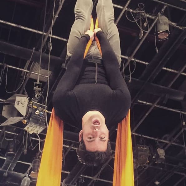 Ahora sabemos porque no se le complican las escenas en “Tres Veces Ana”.