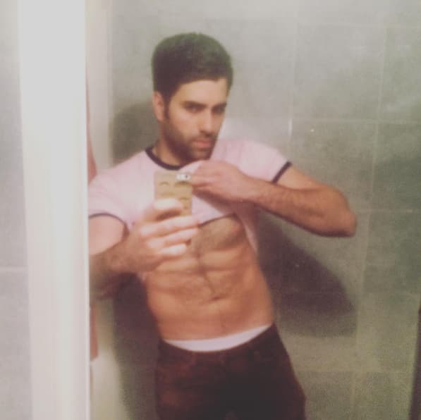 Nadie puede negar que es un hombre muy sexy por eso acapara las miradas de todas las mujeres.