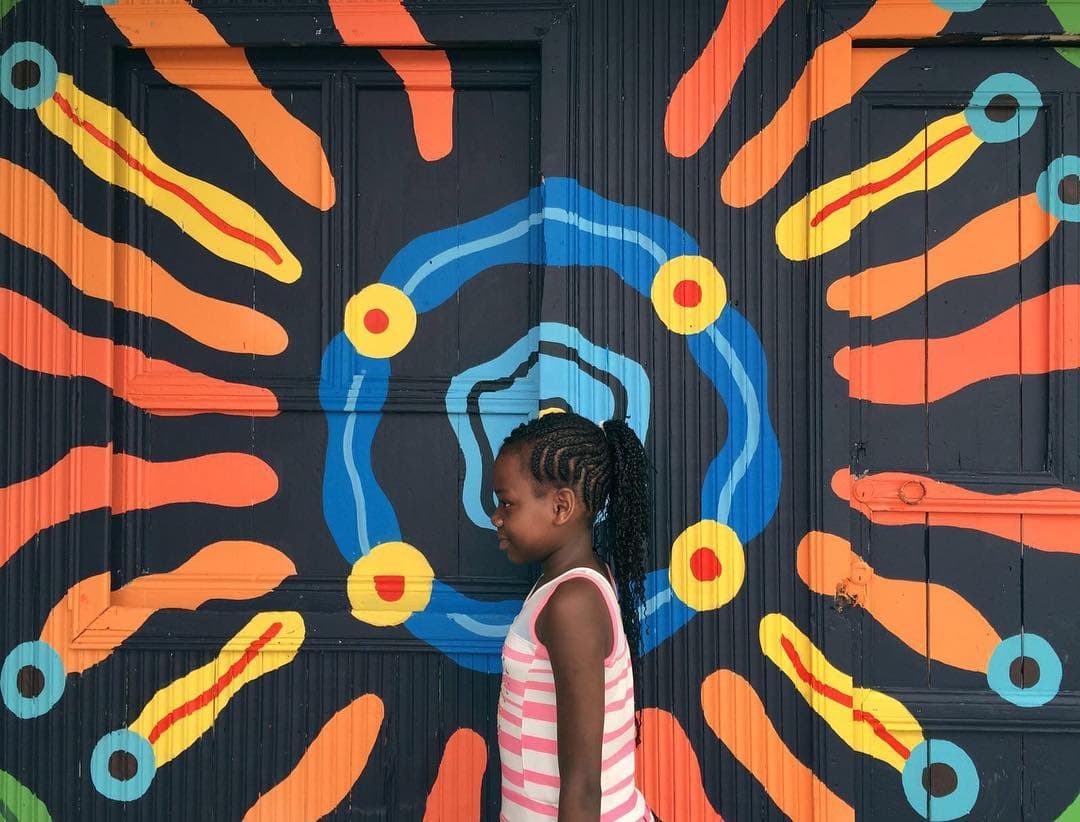 Para una de sus últimas obras en Puente Nayero, Colombia, se han inspirado en las formas de los peinados afrocolombianos. Los vecinos del barrio les contaron "cómo los diseños de los peinados realizados en la época de la esclavitud eran en realidad mapas que indicaban los caminos de escape hacia la libertad, y cómo posteriormente han servido para mostrar aspectos cotidianos de la vida diaria, representando un legado de cultura, resistencia e identidad que se fortalece día tras día", explican en el proyecto.
<br>