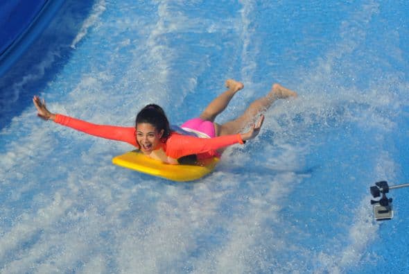 <b>Hawaiian Falls - </b>Este parque cuenta con cuatro locaciones en el área de Dallas-Fort Worth además de una en Waco. Este parque brinda mucha diversión, piscinas para todas las edades, cabañas, lugares de diversión para los más pequeños del hogar y mucha comida en especial los famosos helados de una diversidad de sabores. Para más detalles sobre los horarios y restricciones visite
<i> <a href="http://hfalls.com/">hfalls.com</a>.</i>