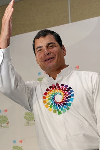 El analista León apuntó que la oposición al mandatario 'es absolutamente raquítica y se equivocó el 30 de septiembre porque pidió amnistía para los policías cuando el problema estaba en desarrollo'.