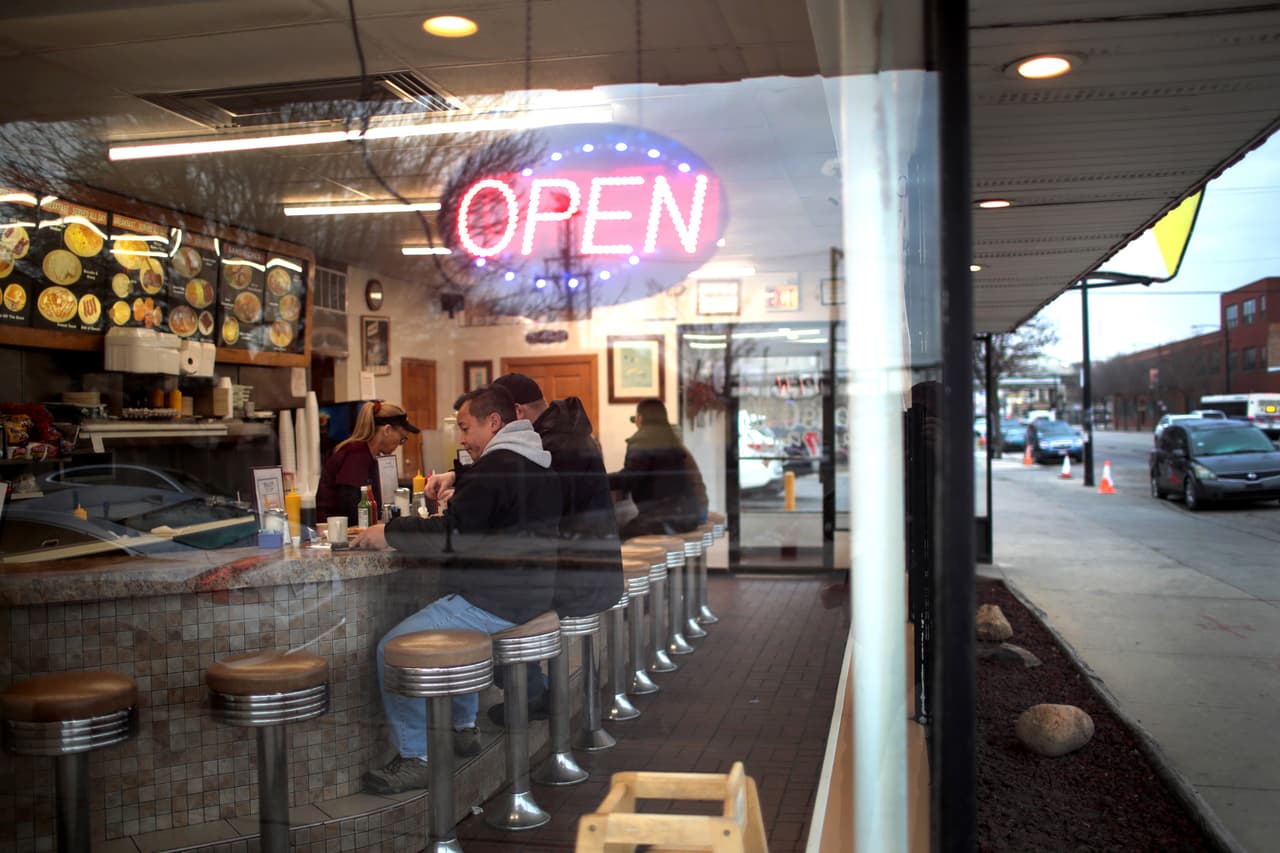 Si bien en 
<a href="https://www.univision.com/local/chicago-wgbo"><b>Chicago</b></a> los casos positivos de contagios por coronavirus se mantienen en un 5% en la mayoría de vecindarios de la ciudad, hay un código postal donde los casos se han incrementado drásticamente.