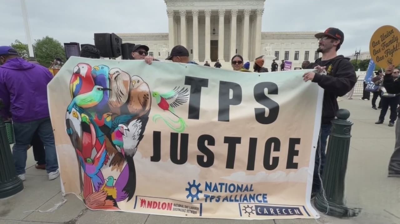 Protesta por TPS frente a Corte Suprema por retiro a haitianos y sirios