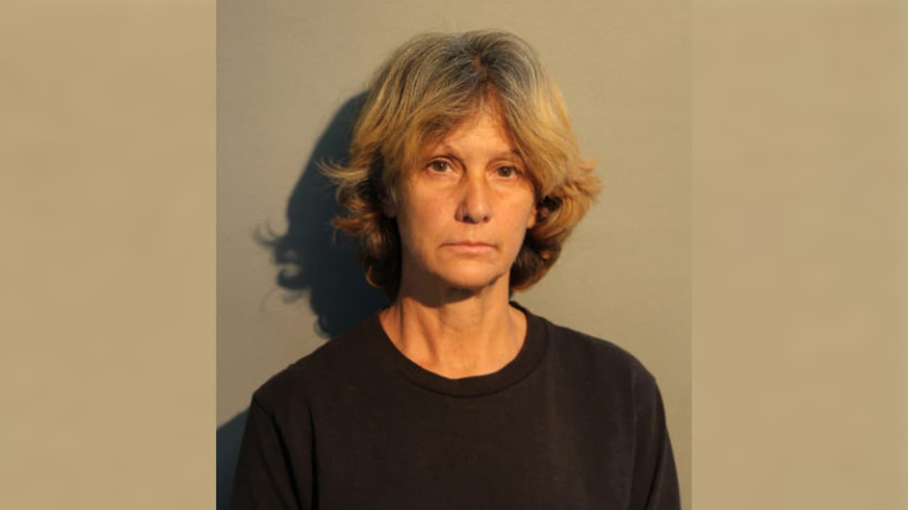 Sharon Carabine-Dierberger habría tomado la bolsa con dinero y escapó de la escena.