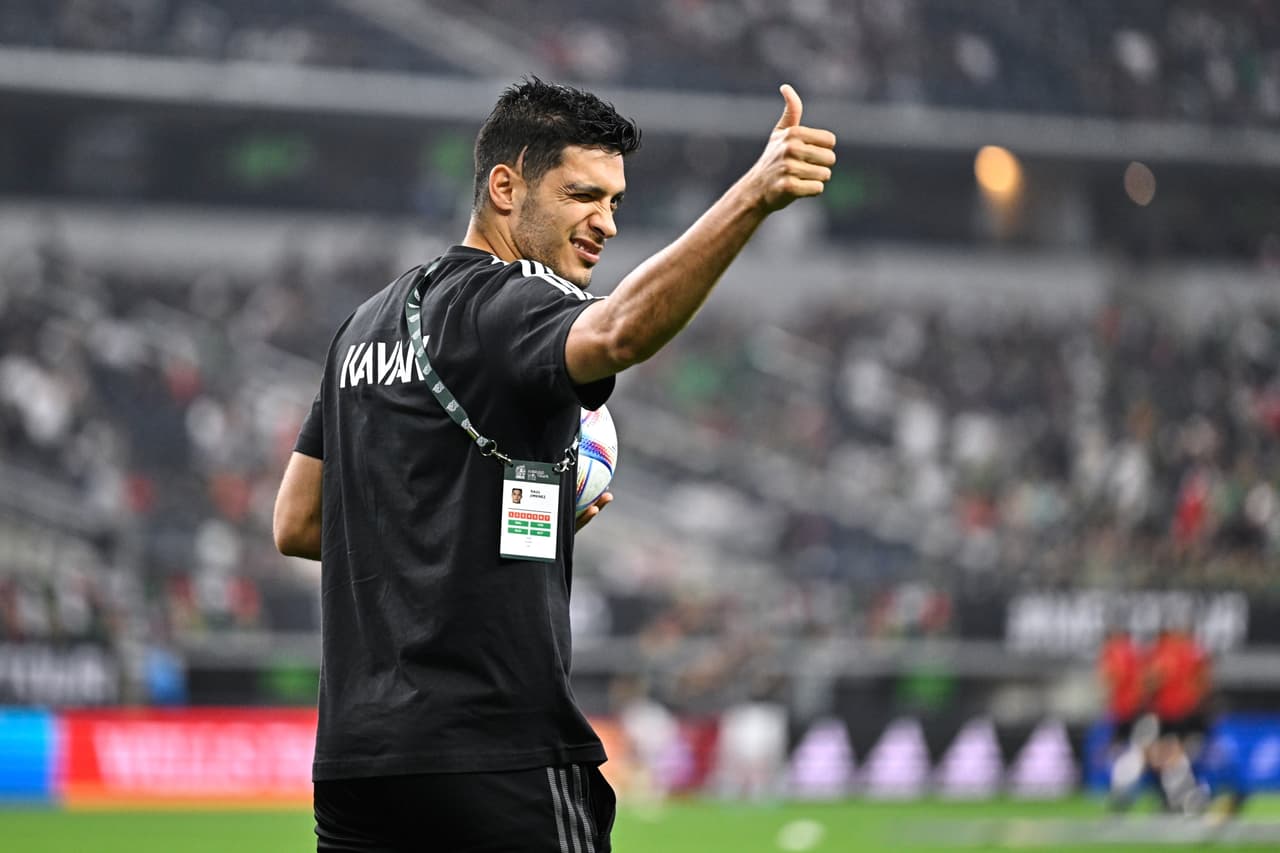 Raúl Jiménez será convocado a Qatar y Santi Giménez se queda sin Mundial