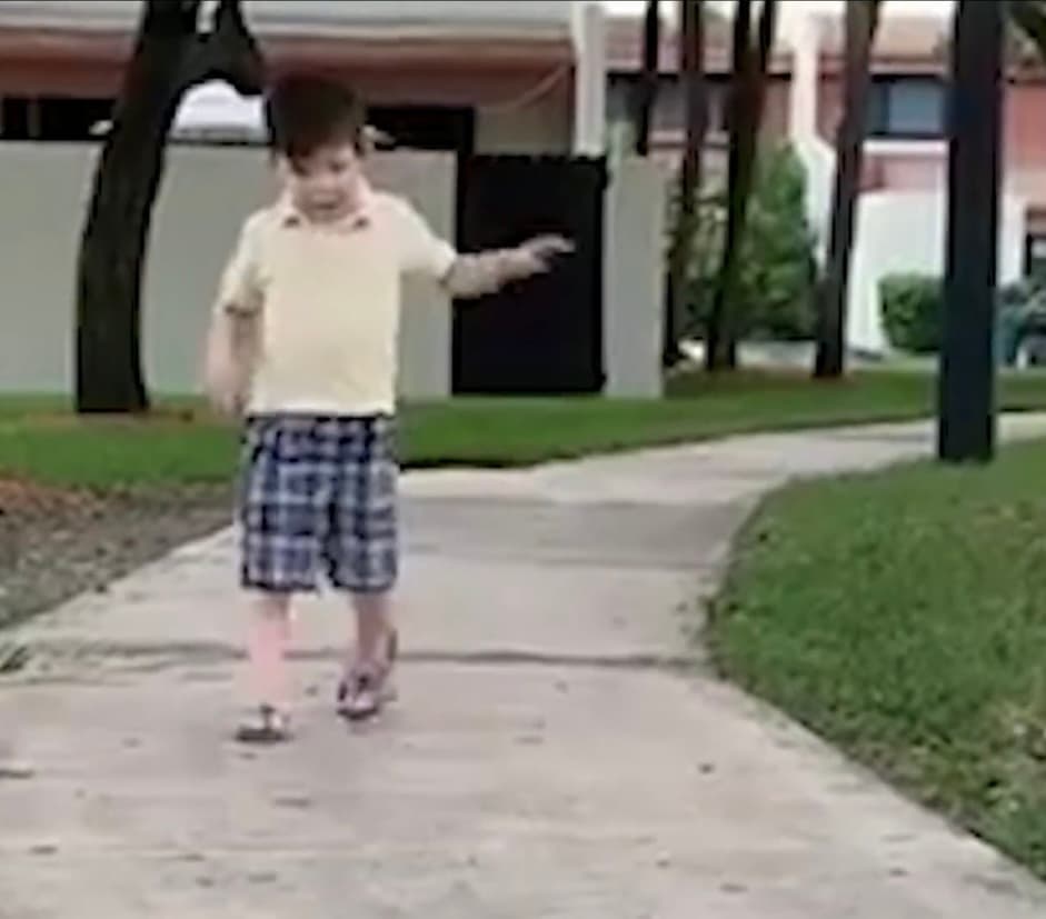 Mientras Bernardo permanece en México trabajando para darle una vida mejor a su hijo, esta familia 
<b>pide toda la ayuda posible para los medicamentos, tratamiento y una visita con un especialista que pueda auxiliar al menor.</b>
<br>