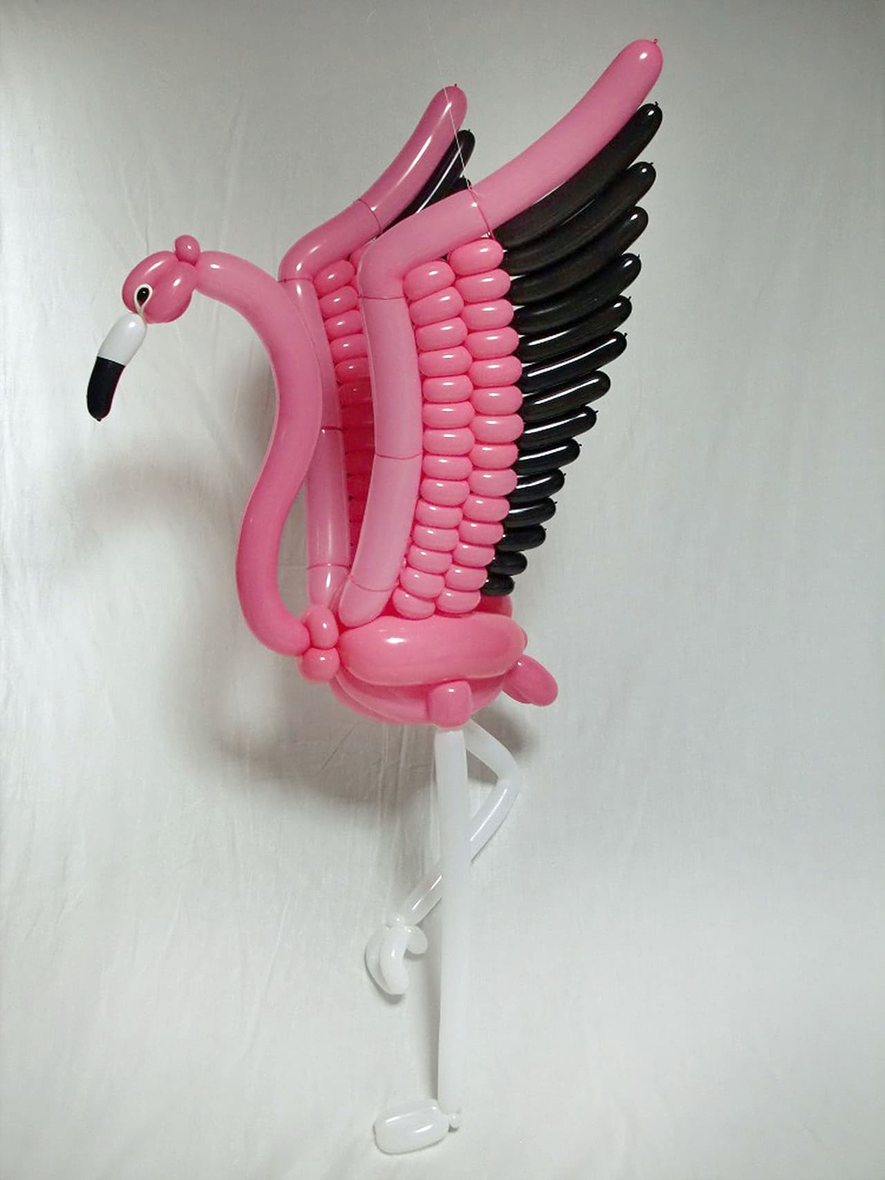 Hacen animales con globos