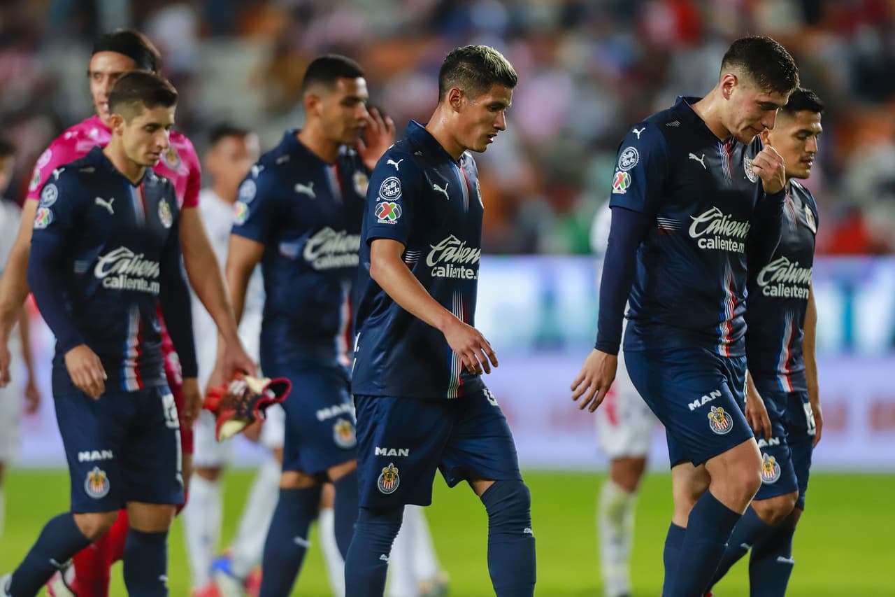 Pachuca vino de atrás y con doblete de Murillo se impuso a Chivas y lograron el boleto a Cuartos de Final donde enfrentarán al América.