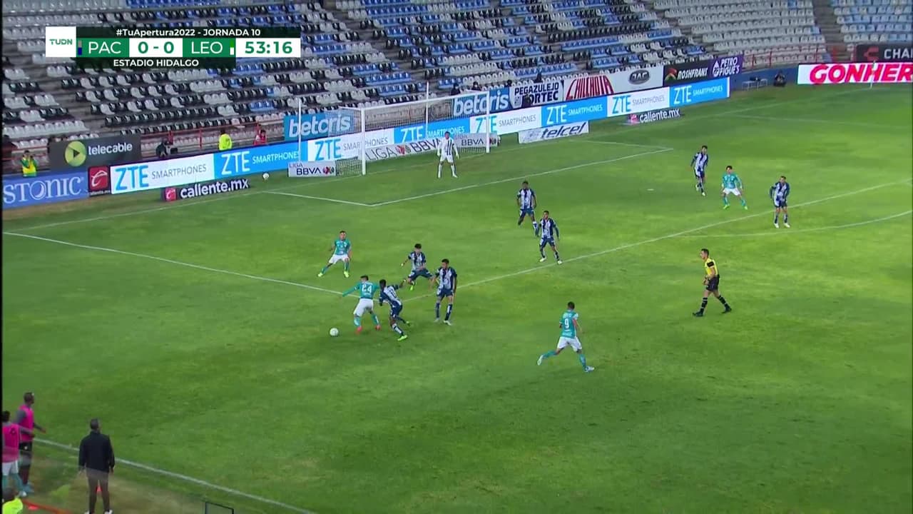 ¡TIRO ATAJADO! disparo por Joel Campbell.