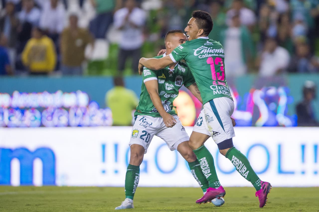 Con un autogol sumado a los goles de Jean Meneses y Ángel Mena, el León se aproxima a la Liguilla y aleja a San Luis de la zona de calificación.