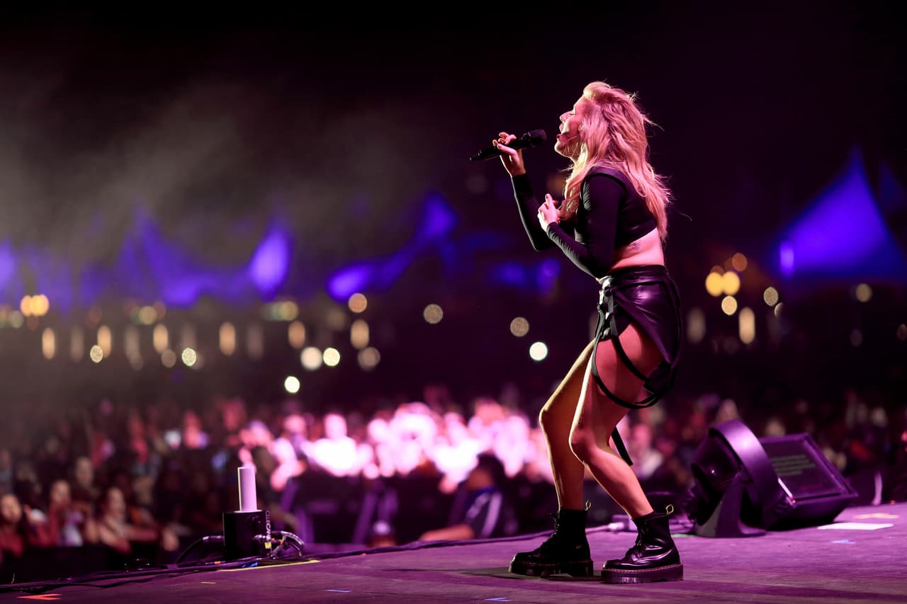 Ellie Golding y su estilo súper fresco es una de las mejores, es por eso que su concierto ha alcanzado 497,554 dólares.