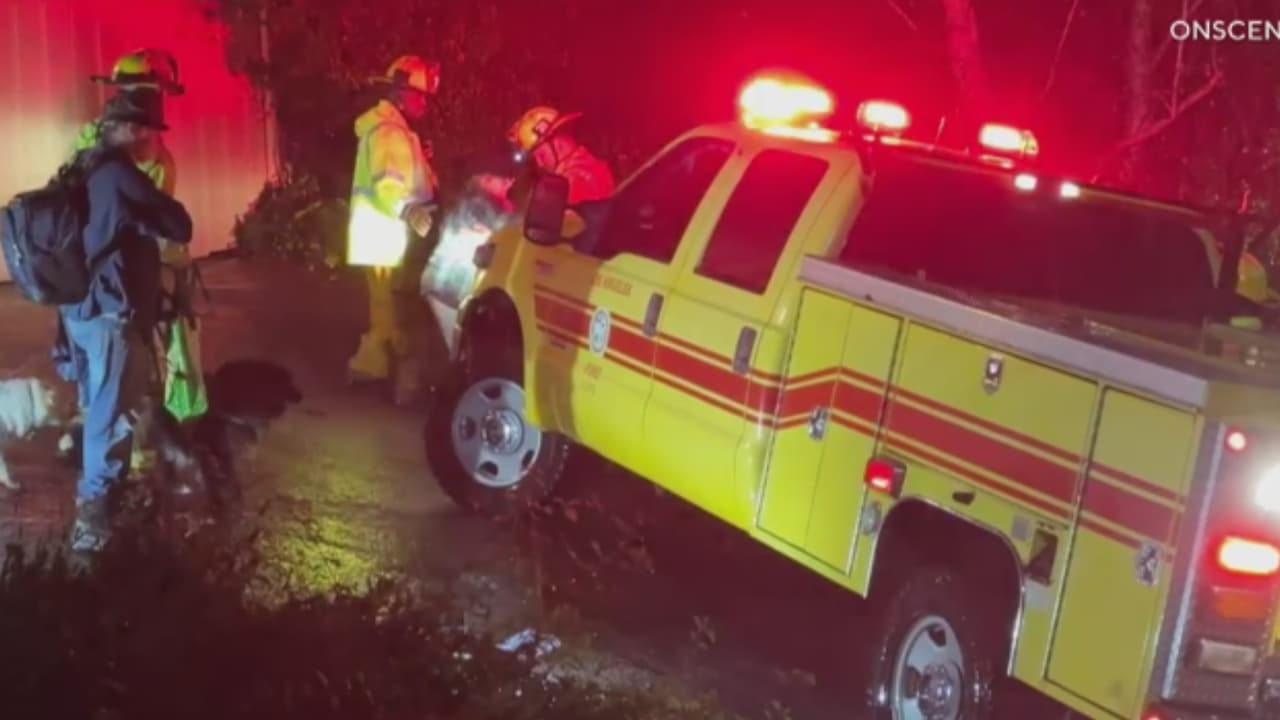 Llueven las rocas y los deslaves en Studio City: dañan casas, autos y obligan a desalojar