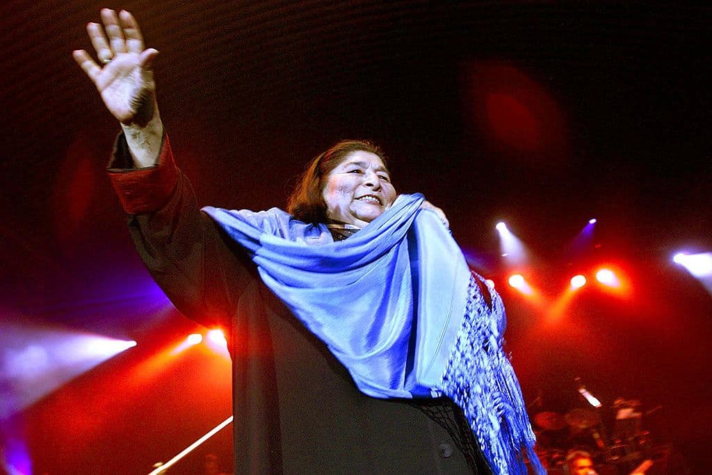 <b>Mercedes Sosa</b>
<br>La única argentina en este ranking, y con su potente voz, ocupó el puesto 160.