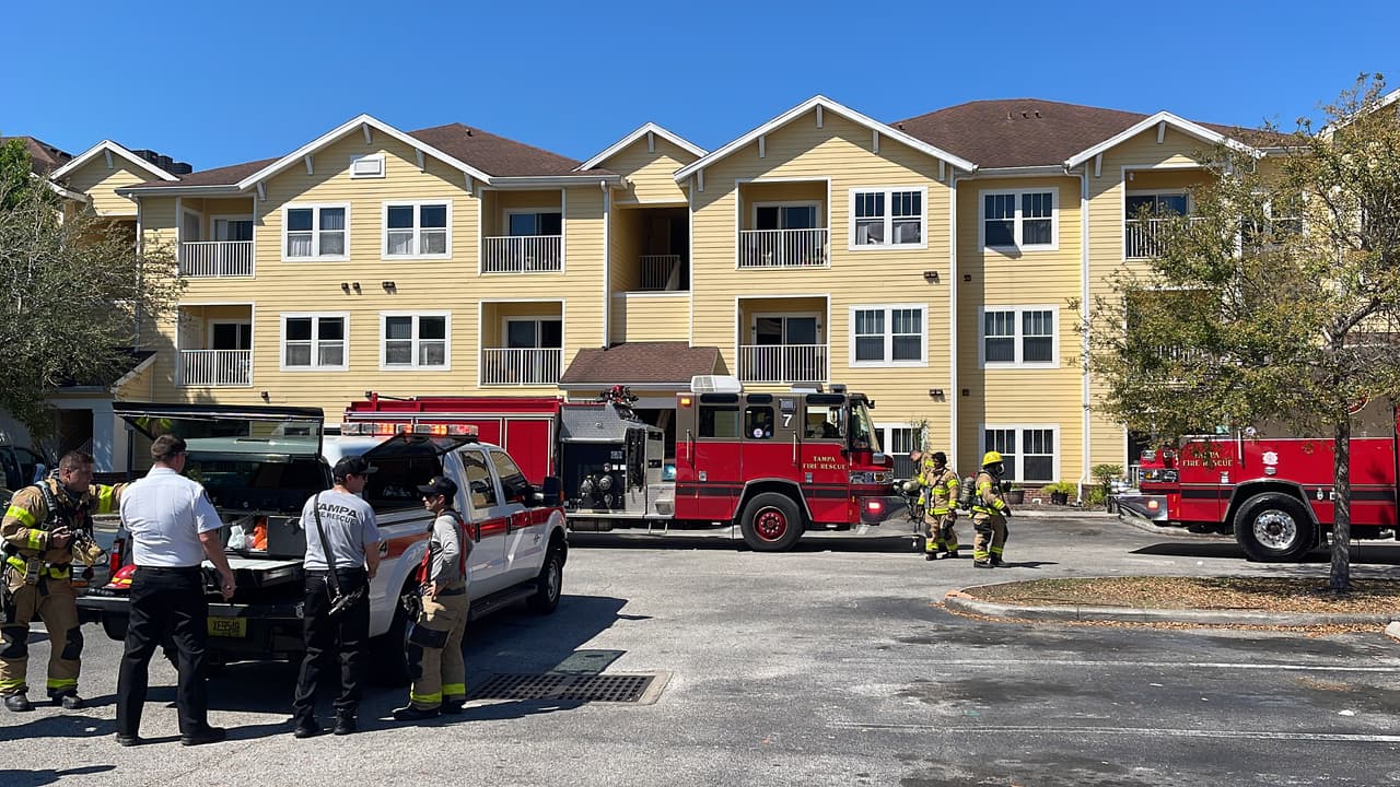 12 viviendas evacuadas y dos hospitalizados tras fuga de monóxido de carbono en condominio de Tampa