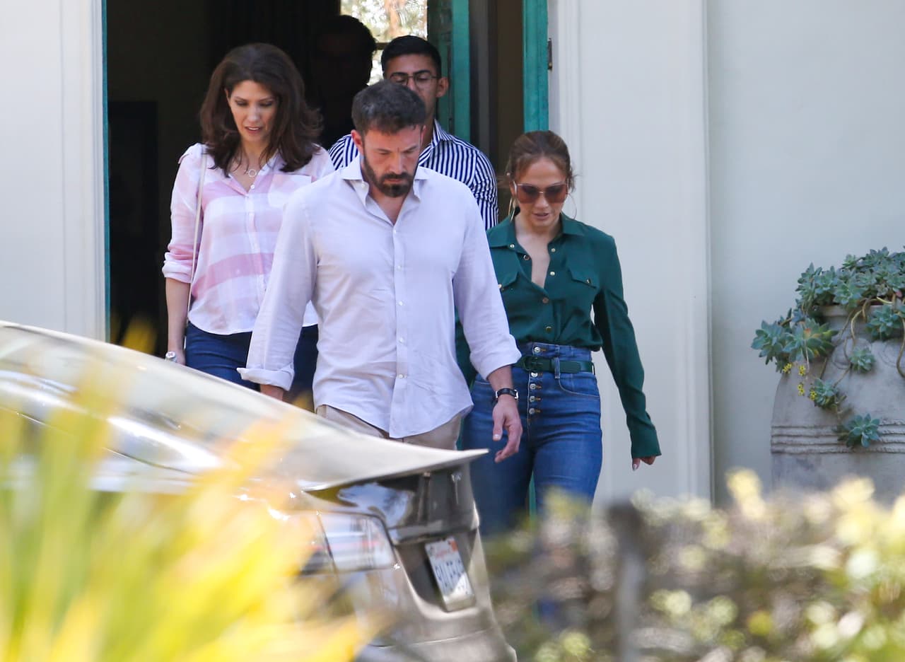 A los tres se les captó serios la mayor parte del tiempo. 
<br>