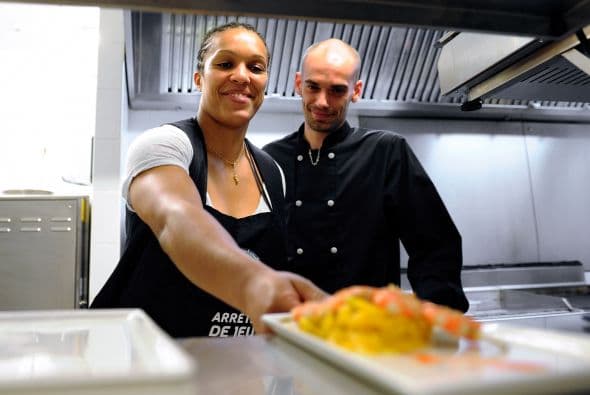 46 MILLONES DE LIBRAS- Serán cerca de 46 millones de libras (poco más de $717 millones) lo que recibirán los sectores de entretenimiento, alimentos y bebidas, según datos de Visa. La cantidad podría ascender a 171 millones de libras ($266 millones) para finales de 2015.